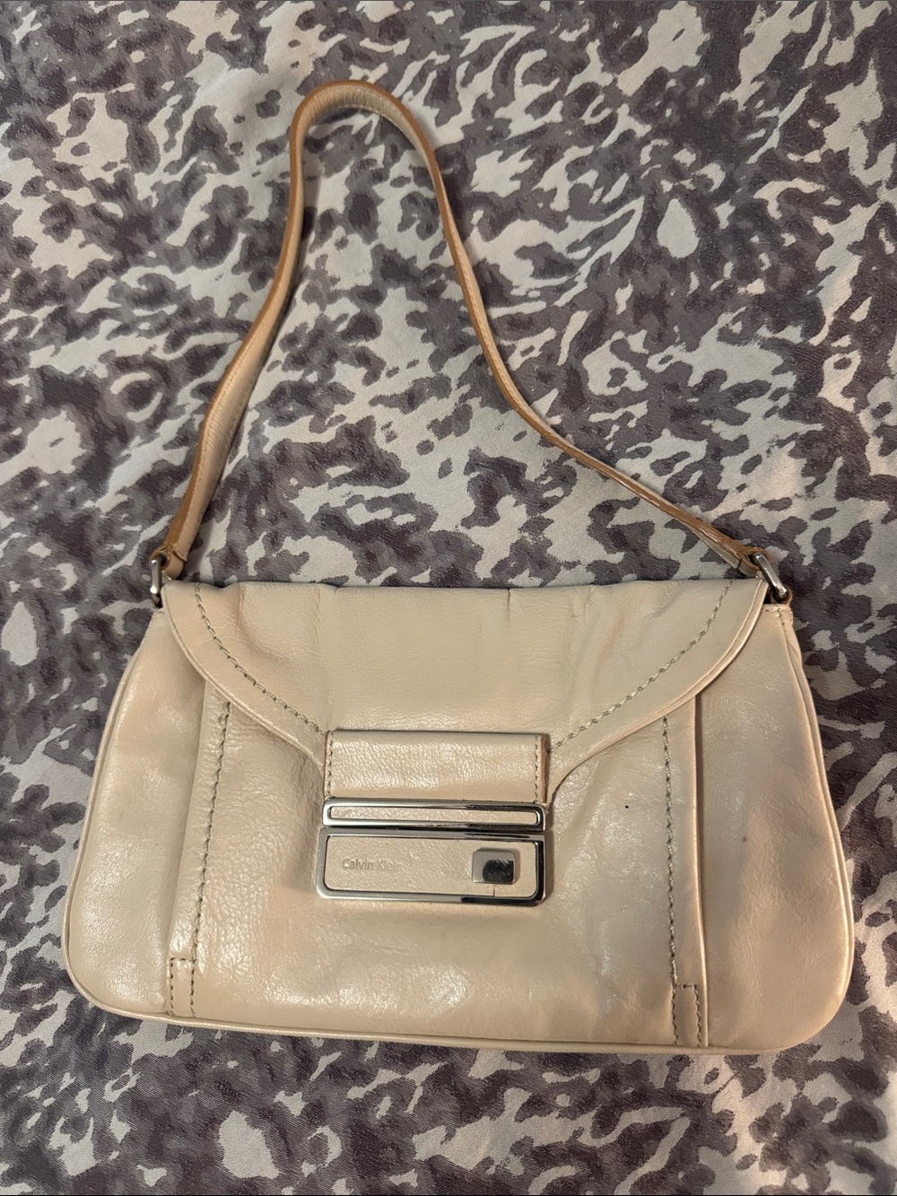 Calvin Klein Cream Leather Shoulder Bag with Silver-Tone Clasp